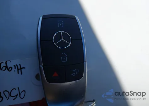 2021 Mercedes-Benz Glc 300 Suv z USA, uszkodzony, nr VIN W1N0G8DB3MF997710